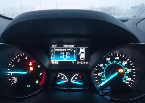 2015 Ford Escape Titanium z USA, uszkodzony, nr VIN 1FMCU9J9XFUB17388